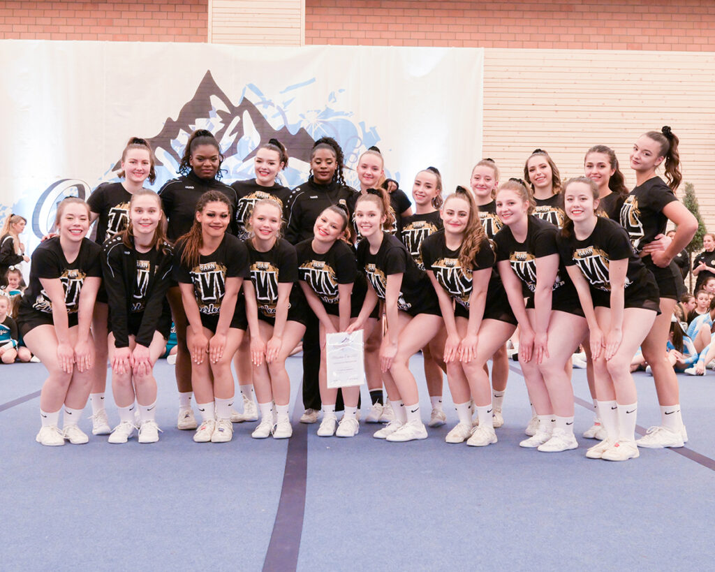mc2022cheer 19