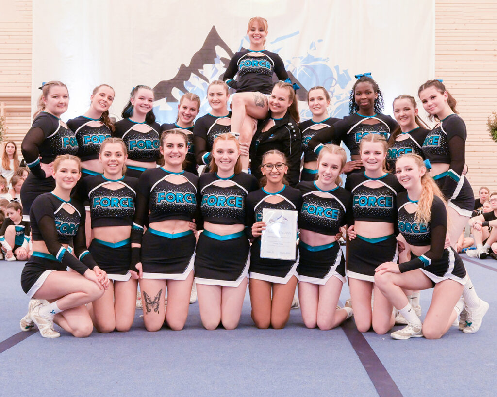 mc2022cheer 20
