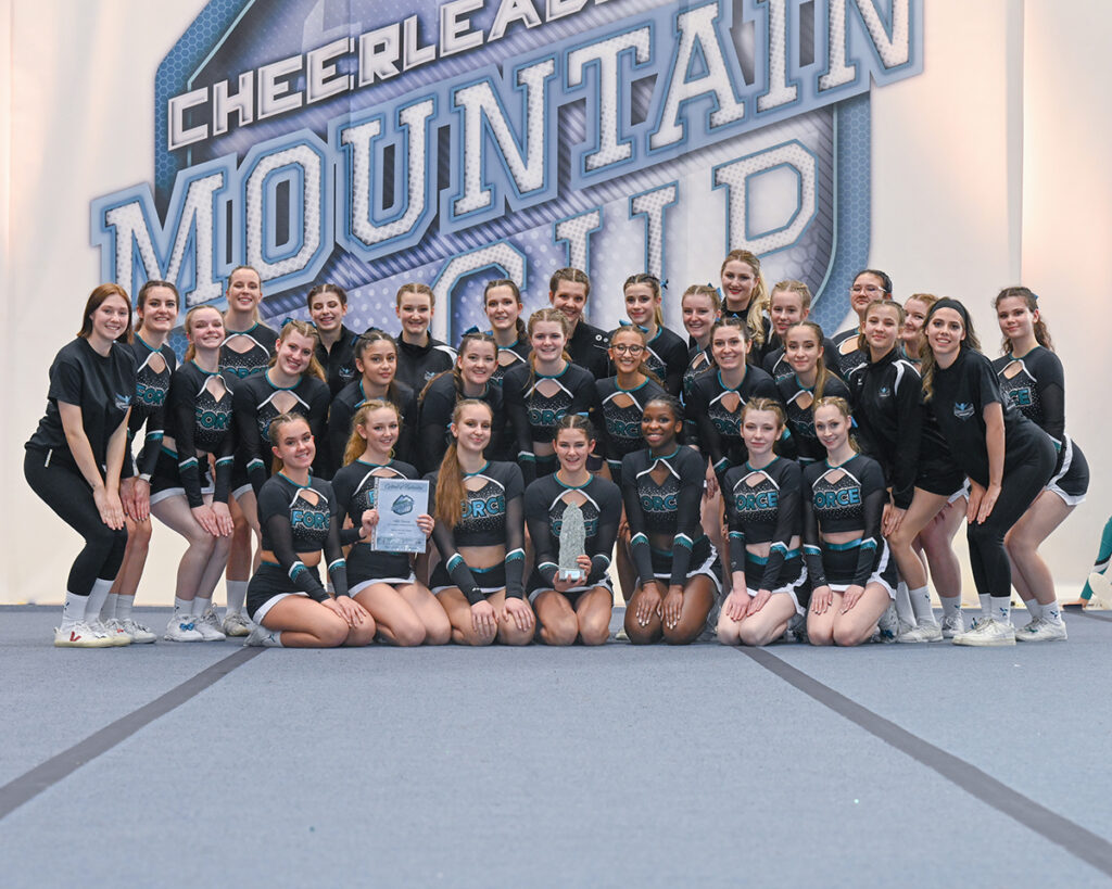 mc2023cheer 14