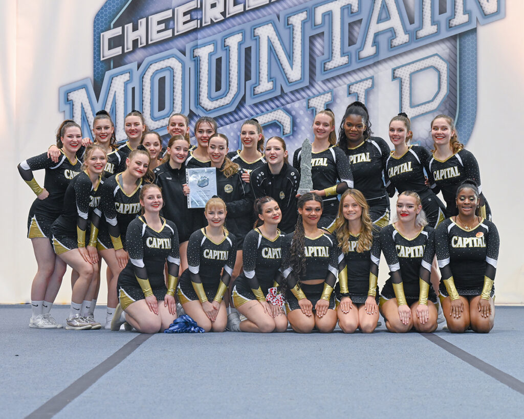 mc2023cheer 15