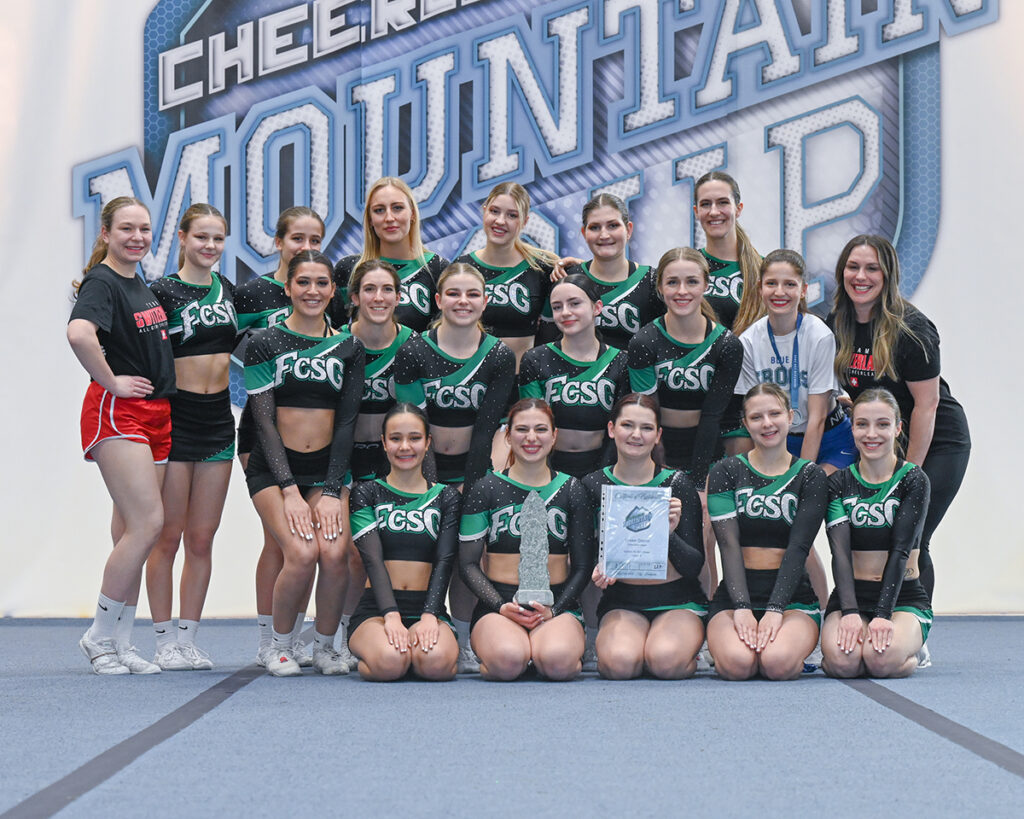 mc2023cheer 19